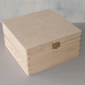 Pine box with plywood top and base, hinge & clasp large