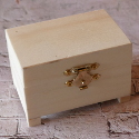 Box with feet, hinges & clasp, ply top & base
